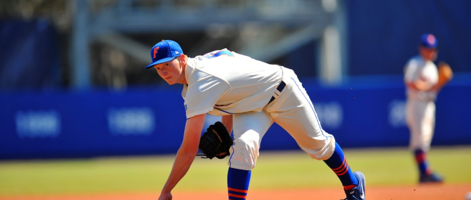 Gators take series in extra innings