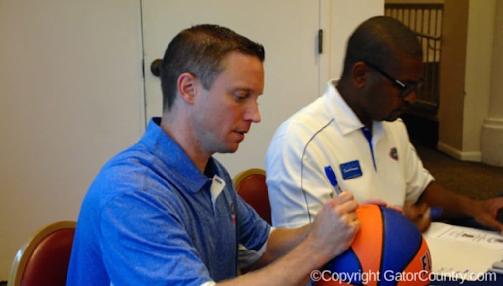 Florida Gators Basketball Head Coach Michael White Signs Autographs 1280x720