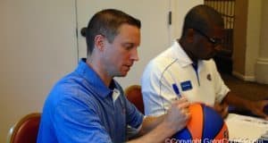 Florida Gators Basketball Head Coach Michael White Signs Autographs 1280x720