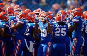 Florida Gators huddle up before the Tennessee game-1280x853