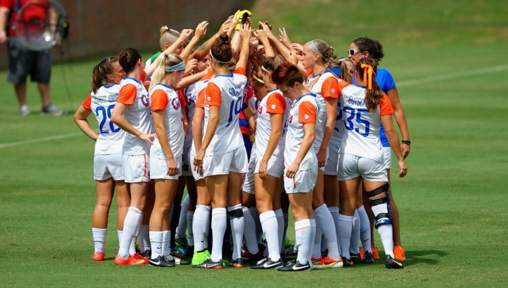 Florida Gators soccer meets as a team- 1280x853