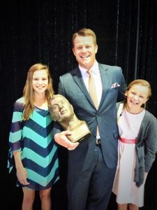 Former-Gator-Linebacker-James-Bates-and-Daughters-at-Florida-Georgia-Hall-of-Fame-768x1024