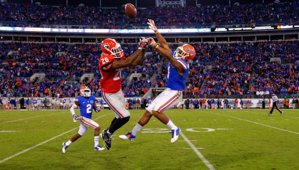 Florida-Gators-Florida-Football-Georgia-Bulldogs-Everbank-Field-Super-Gallery-November-1-2014-Jacksonville-Florida-Gators-defensive-back-Vernon-Hargreaves-III-pass-defend-1280x852