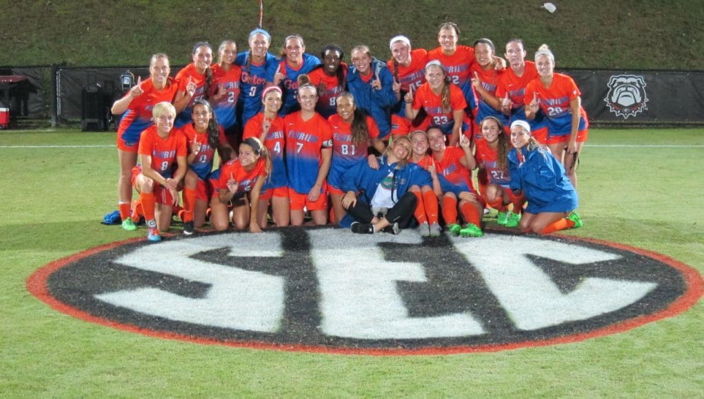 Florida Gators soccer team celebrates the SEC title- 1280x960