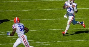 Florida Gators quarterback Treon Harris throws to Jordan Cronkrite- 1280x1106