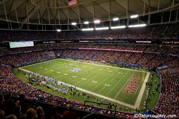 An overview of the Georgia Dome as the Florida Gators and Alabama Crimson Tide play in the 2015 SEC Championship- Florida Gators football- 1280x852