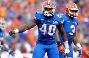 Florida Gators linebacker Jarrad Davis calls out plays during the Gators win over FAU- Florida Gators football- 1280x852