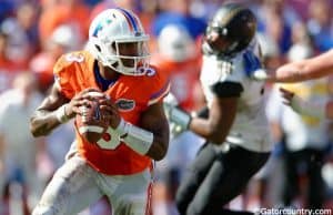 University of Florida quarterback Treon Harris scrambles in a 9-7 win over Vanderbilt- Florida Gators football- 1280x852