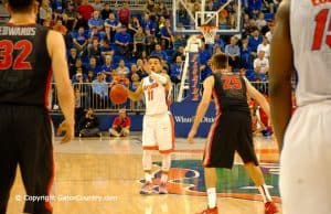 Florida Gators basketball Chris Chiozza Directs Traffic in Win Over Georgia Bulldogs-Florida Gators Basketball-1280x850