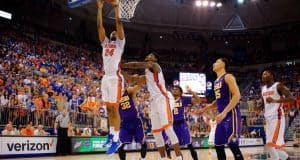 Justin-Leon-Dunks-Versus-LSU-in-Florida-Gators-Basketball-Win-68-62-Win-Stephen-C.-OConnell-Center-GatorCountry-photo-by-David-Bowie