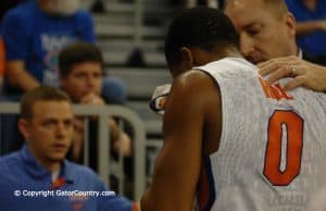 Kasey Hill leaves court with nose injury versus WVU-Florida Gators basketball