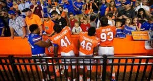 Florida Gators players sign autographs for the fans after spring game 2016-1280x855