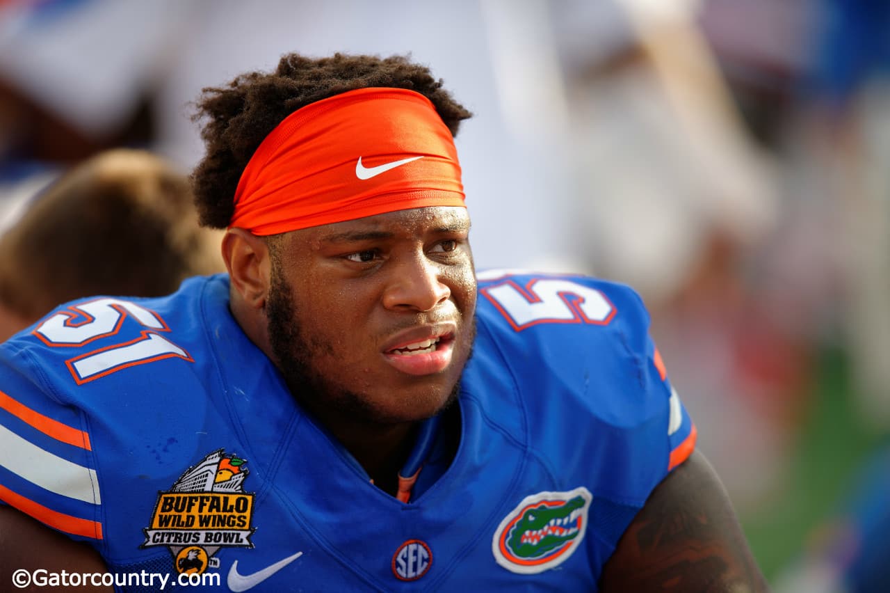 BREAKING: Florida Gators lineman suffers serious knee injury