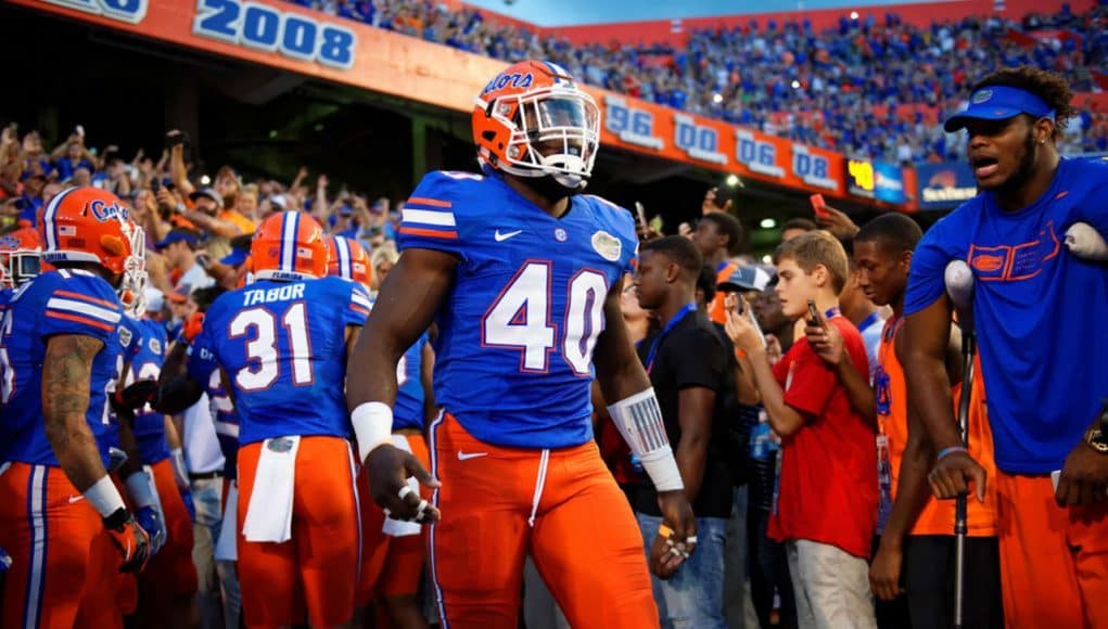 Florida Gators linebacker Jarrad Davis gets ready to lead the Gators out of the tunnel- 1280x855