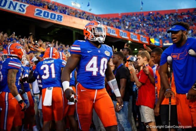 Florida Gators linebacker Jarrad Davis gets ready to lead the Gators out of the tunnel- 1280x855