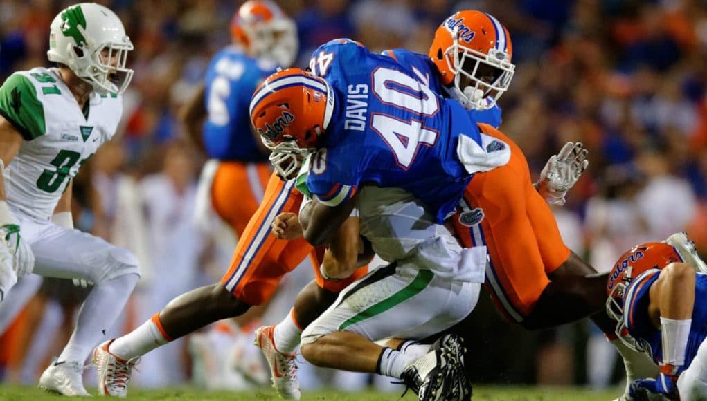 Florida Gators linebacker Jarrad Davis makes a play against North Texas- 1280x853