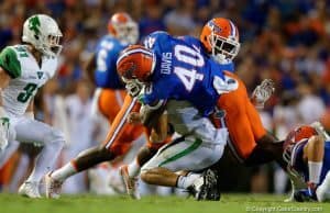 Florida Gators linebacker Jarrad Davis makes a play against North Texas- 1280x853