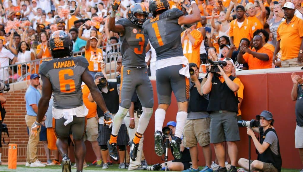 Tennessee Volunteers running back Jalen Hurd scores against Florida-1280x853