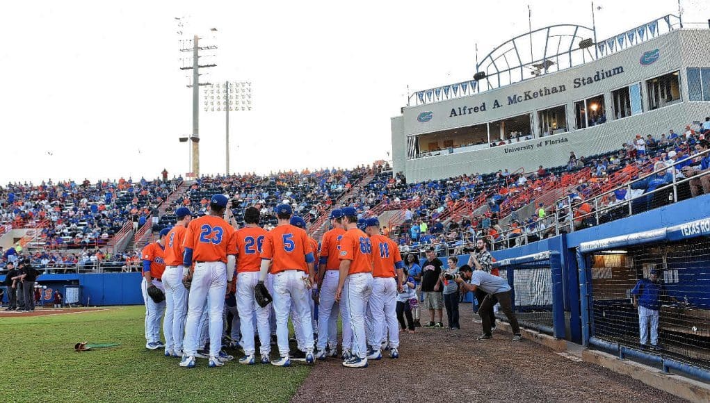 The University of Florida baseball team huddles up before a game against Florida State on 3-15-2016- Florida Gators baseball- 1280x852
