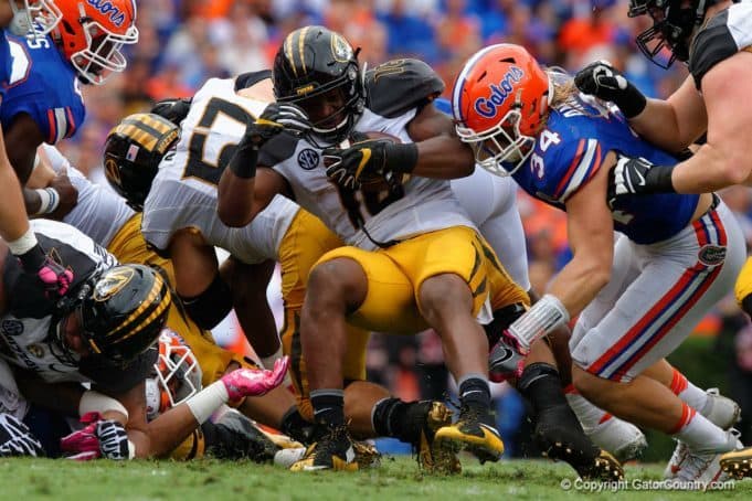Florida Gators LB Alex Anzalone makes a tackle against Missouri- 1280x853