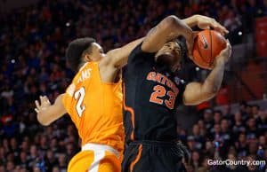 Florida Gators basketball player Justin Leon scores against Tennessee- 1280x852