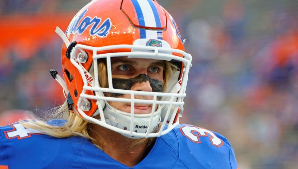 University of Florida linebacker Alex Anzalone takes the field before the Gators game against North Texas in 2016- Florida Gators football- 1280x852