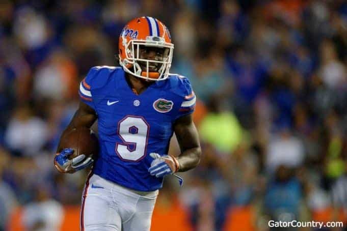 Florida Gators receiver Dre Massey runs in the Orange and Blue game in 2017- 1280x853