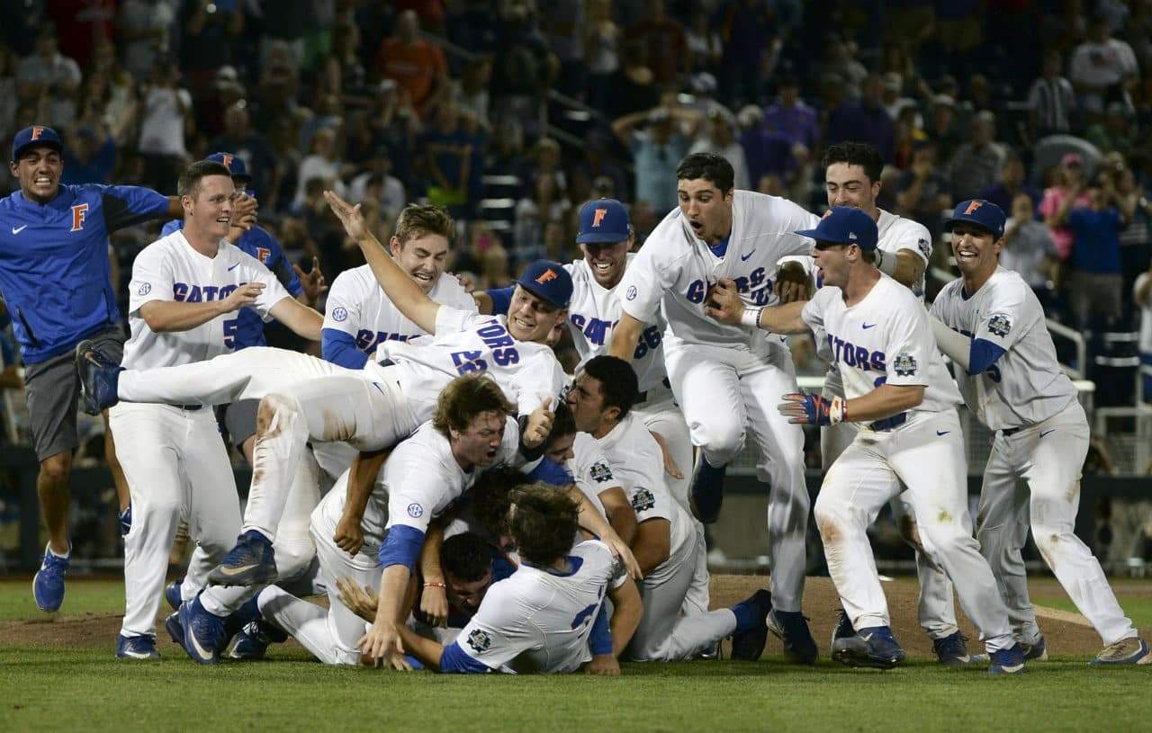 Florida Gators make a dogpile after winning national championship-1280x815