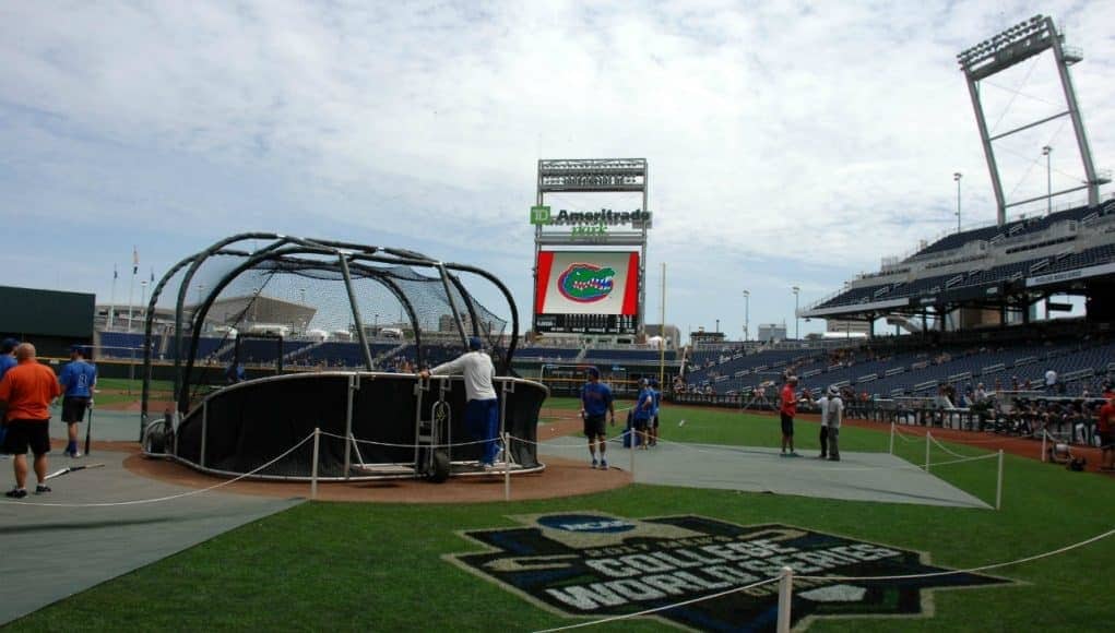 The Florida Gators take batting practice at TD Ameritrade Park before the start of the 2017 College World Series- Florida Gators baseball- 1280x852