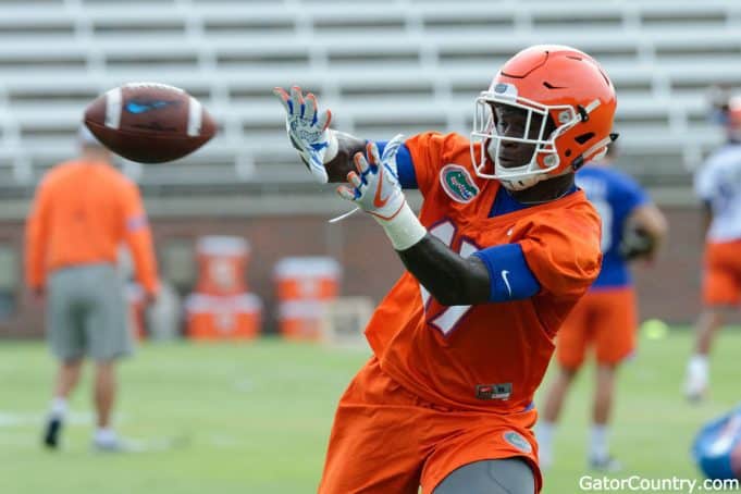 Florida Gators athlete Kadarius Toney catches a pass- 1280x853