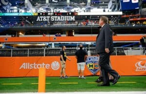 Florida Gators head coach Jim McElwain arrives for the Michigan game- 1280x852