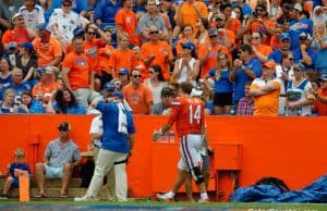 Florida Gators quarterback Luke Del Rio exits the field after getting injured- 1280x852