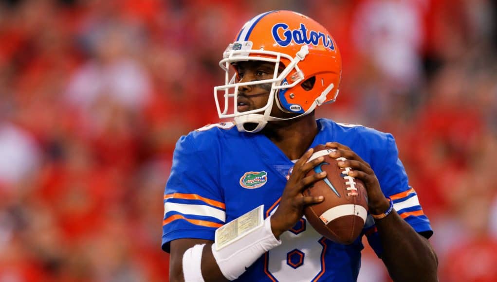 University of Florida quarterback Malik Zaire throws a pass against the Georgia Bulldogs- Florida Gators football- 1280x853