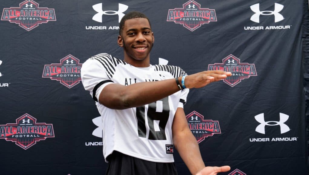 Florida Gators tight end signee Kyle Pitts does the Gator Chomp-1280x853