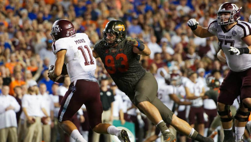 University of Florida defensive tackle Taven Bryan sacks Texas A&M quarterback Kellen Mond- Florida Gators football- 1280x853