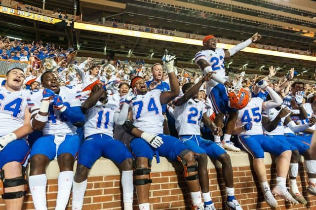 Florida Gators players celebrate the win over Tennessee Florida Gators players celebrate the win over Tennessee- 1280x852