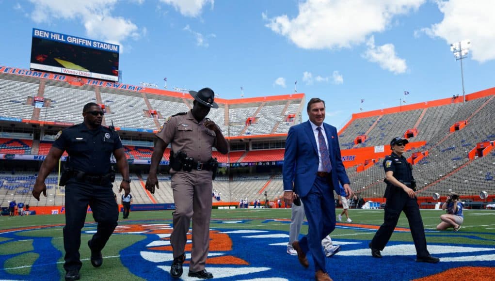 Dan Mullen enters the Swamp before the LSU game in 2018- 1280x852