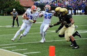 Florida Gators quarterback Feleipe Franks runs against Vanderbilt-1280x921