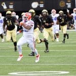Florida Gators running back Lamical Perine catches a pass against Vanderbilt-1280x800