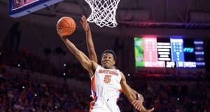 Florida Gators guard KeVaughn Allen goes up for a dunk against Charleston Southern - Florida Gators basketball - 1280x853