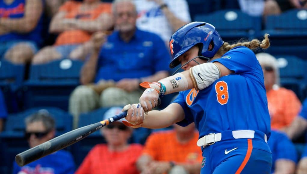 Florida Gators softball infielder Hannah Sipos hits in 2019- 1280x854