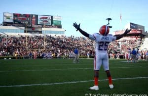 University of Florida athlete Brandon James warming up before the Florida Gators game against South Carolina in 2009- Florida Gators football- 1280x854