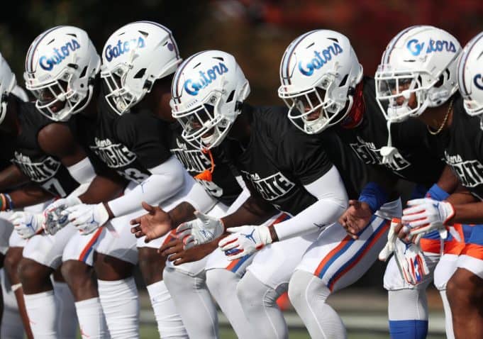 The Gators go through pregame warm-ups before Vanderbilt-1139x800