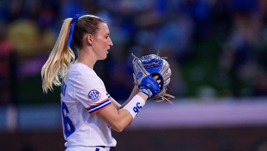 Katie Chronister pitches for the Florida Gators in 2020 - 1280x854