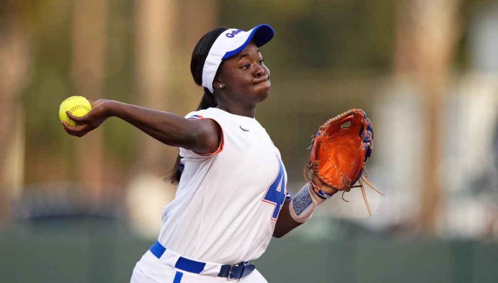 Florida Gators third baseman Charla Echols makes a play on defense in 2019 - 1280x854