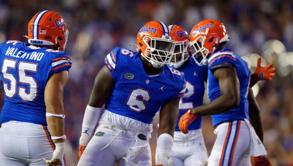 Florida Gators defensive end Zach Carter records a sack against Tennessee-1280x853