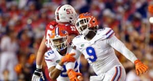 Florida Gators defensive tackle Gervon Dexter recovers a fumble against FAU-1280x853