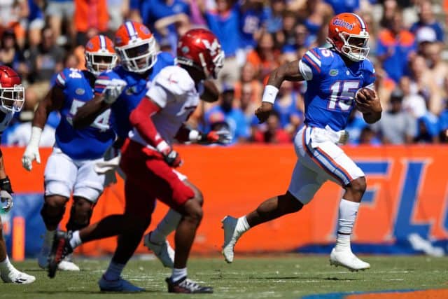Florida Gators quarterback Anthony Richardson #15_Florida Gators Football vs Eastern Washington University Eagles_040 Florida Gators quarterback Anthony Richardson runs against Eastern Washington-1280x853