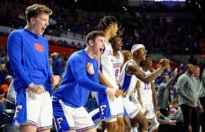 Florida Gators' basketball team celebrates a win over the Georgia Bulldogs-1280x853