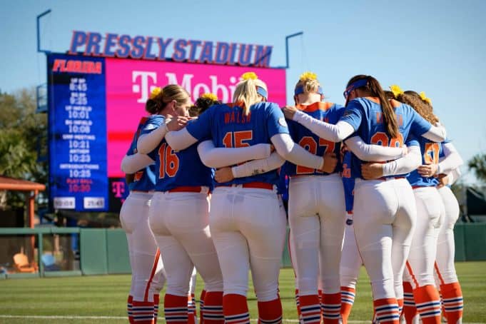The 2023 Florida Gators softball huddles before taking on Bowling Green- 1280x853